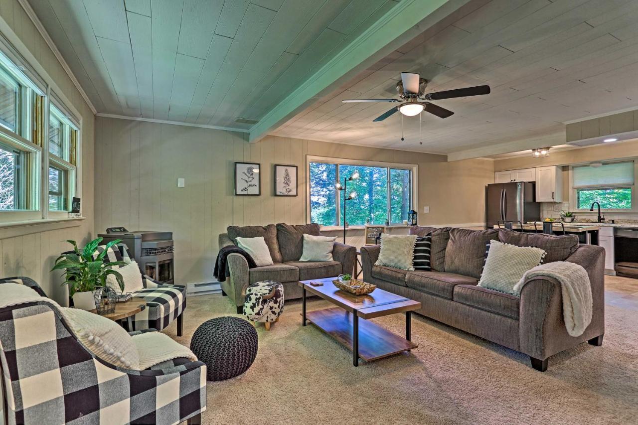 Modern East Stroudsburg Home With Deck And Gas Grill! 외부 사진