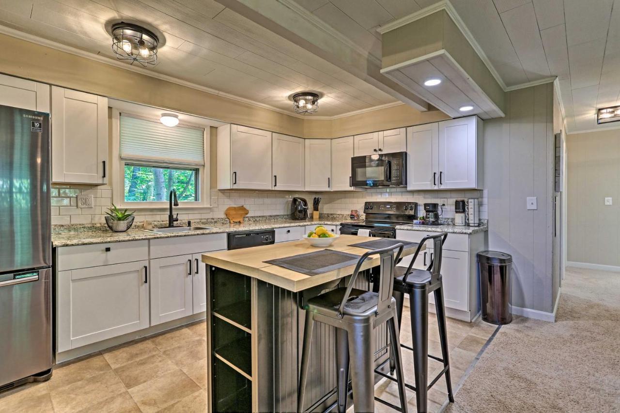Modern East Stroudsburg Home With Deck And Gas Grill! 외부 사진